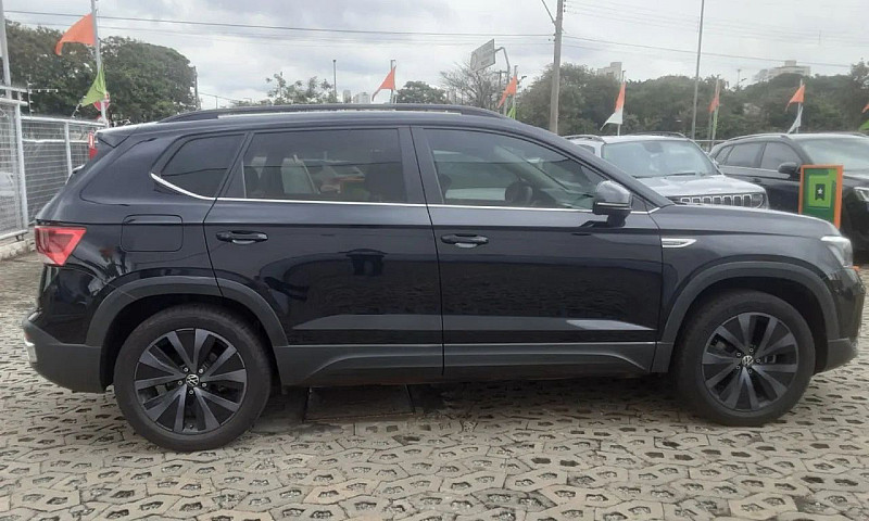 Volkswagen Taos Comf...