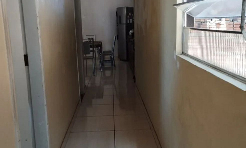 Casa Bem Localizada ...