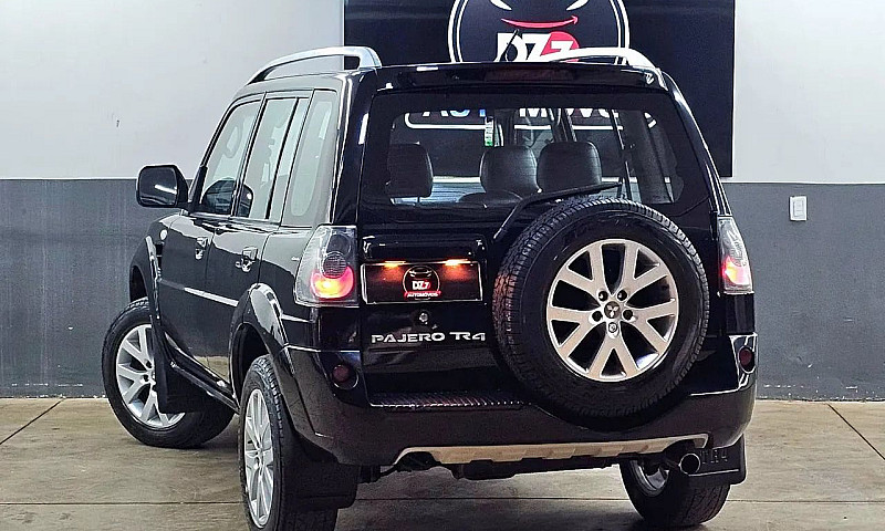 Mitsubishi Pajero Tr...
