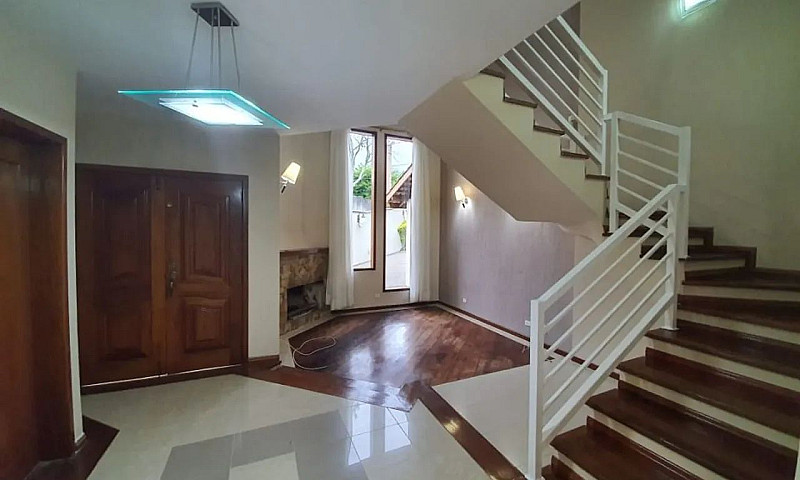 Casa Com 4 Dormitóri...