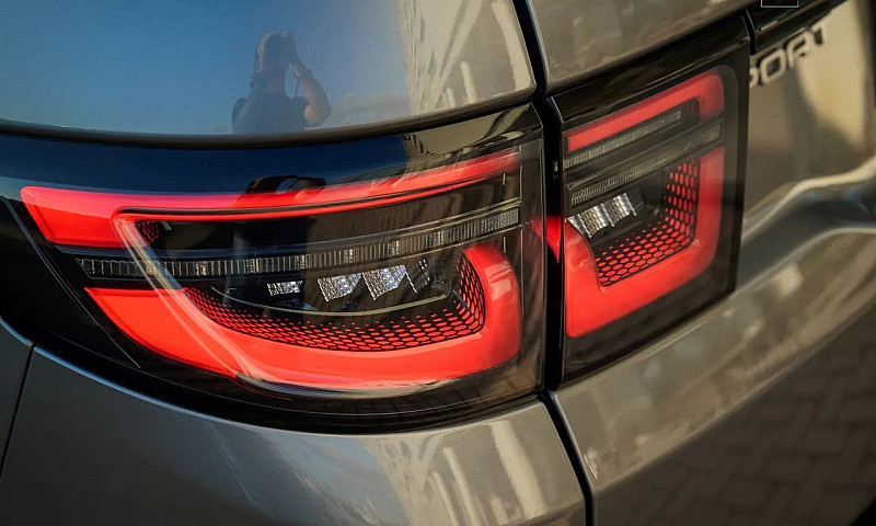 Land Rover Discovery...