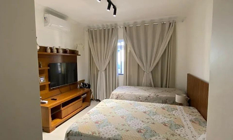 Casa Com 4 Dormitóri...