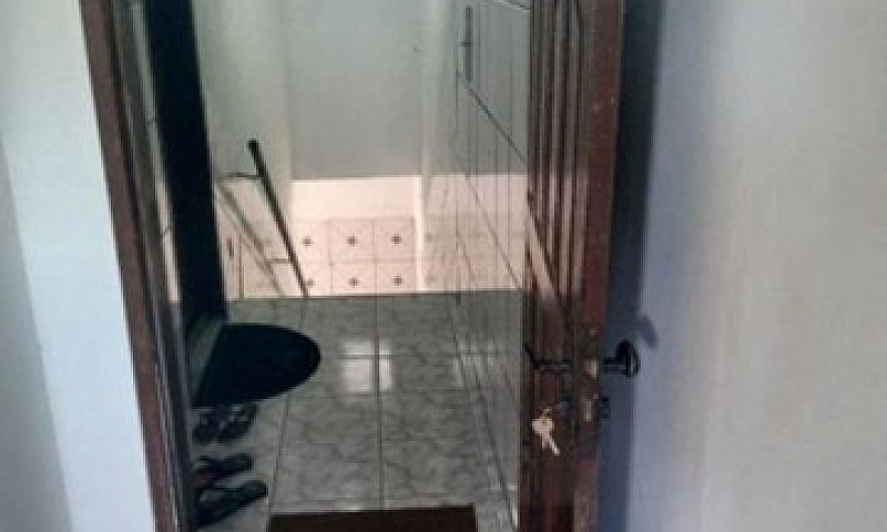 Jc- Casa Com 94 Metr...