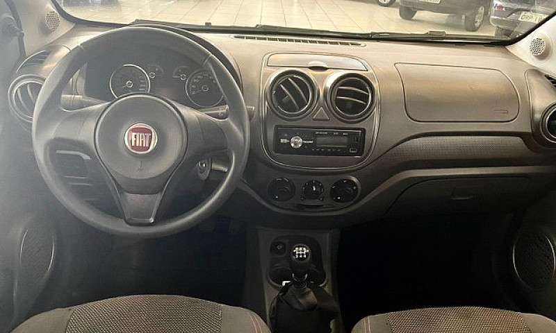 Fiat Palio Essence 1...