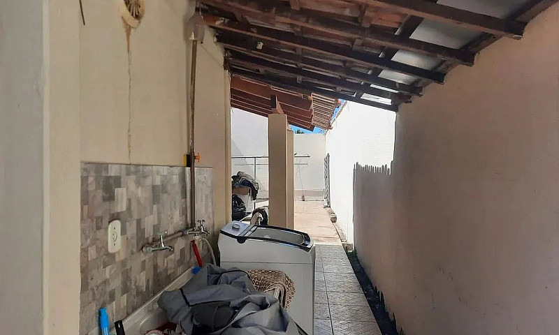 Casa Com 3 Quartos N...