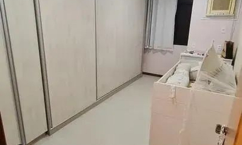 Amplo Apartamento Na...