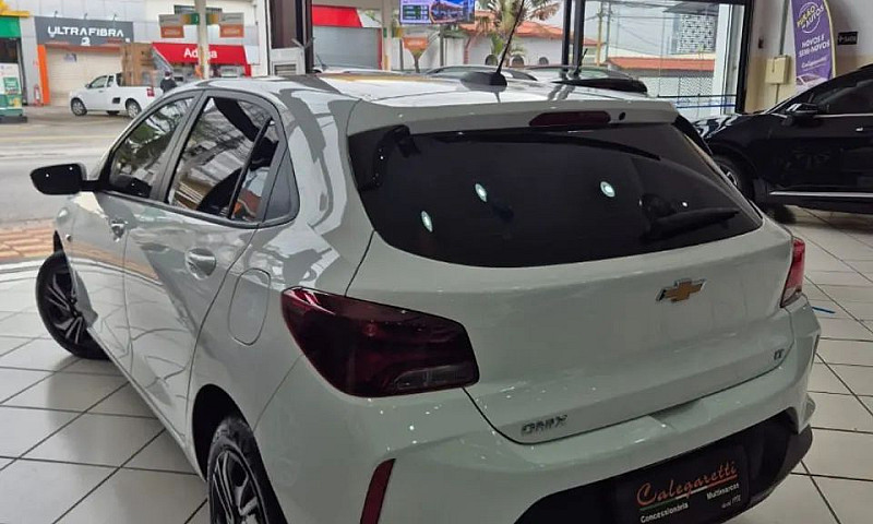 Chevrolet Onix Hatch...