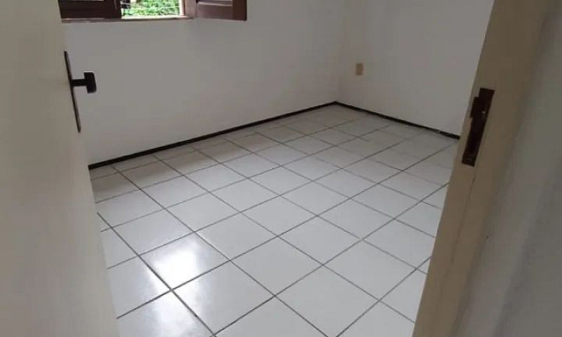 Aluga-Se Casa Condom...