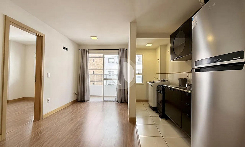 Apartamento Semimobi...