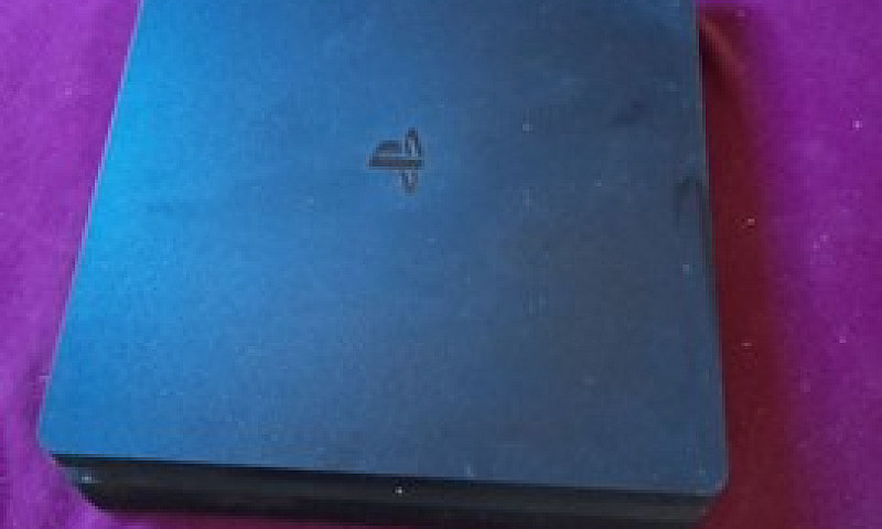 Vendo Playstation 4...