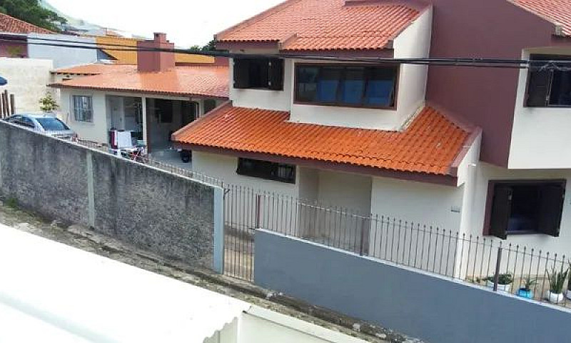 Linda E Ampla Casa C...