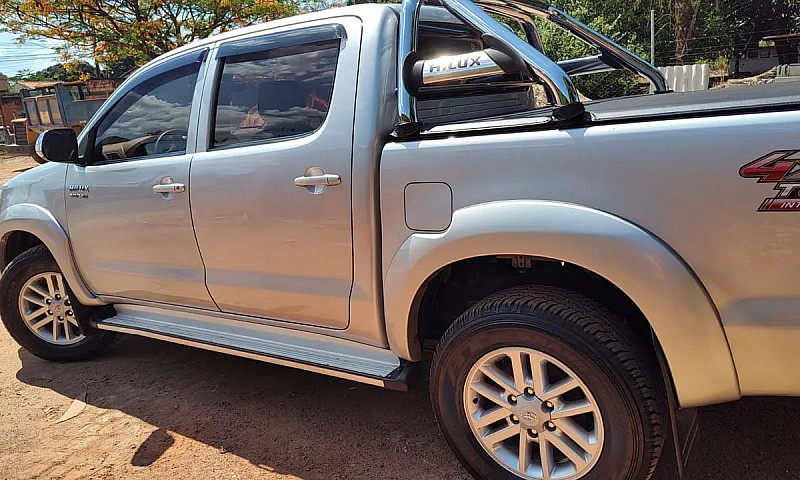 Hilux Srv 3.0 2012 C...