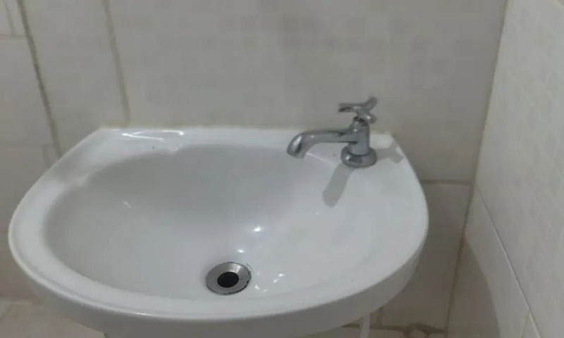 Aluga Quarto...