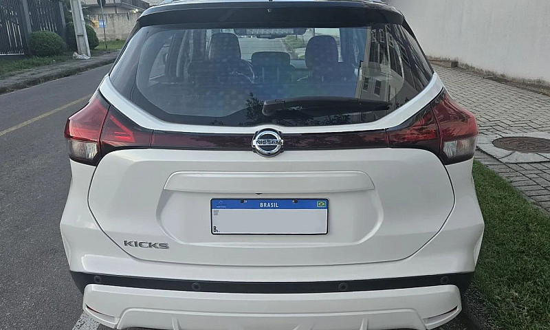 Nissan Kicks Exclusi...