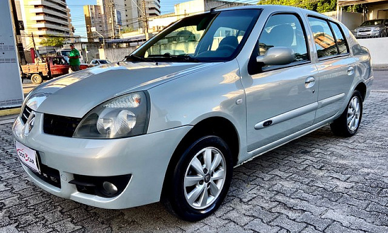 Clio Sedan 1.6 Top D...