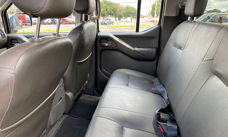 Nissan Frontier 2.5 ...