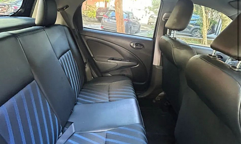 Toyota Etios Xs 1.5 ...