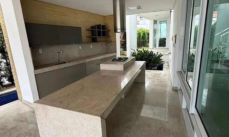 Belíssima Casa Com 4...