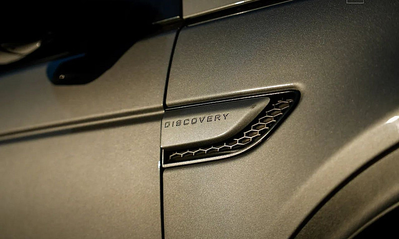Land Rover Discovery...