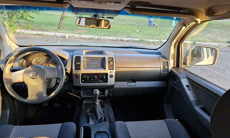 Nissan Frontier Se A...