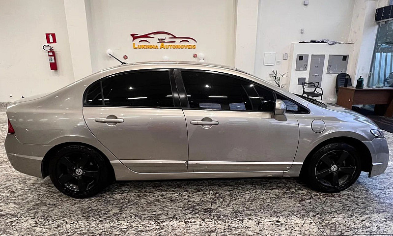 Honda Civic 1.8 Aut....