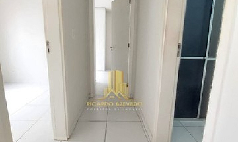 Apto Com 02 Quartos ...