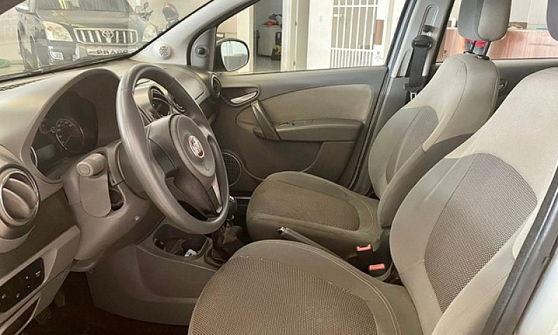 Fiat Palio Essence 1...