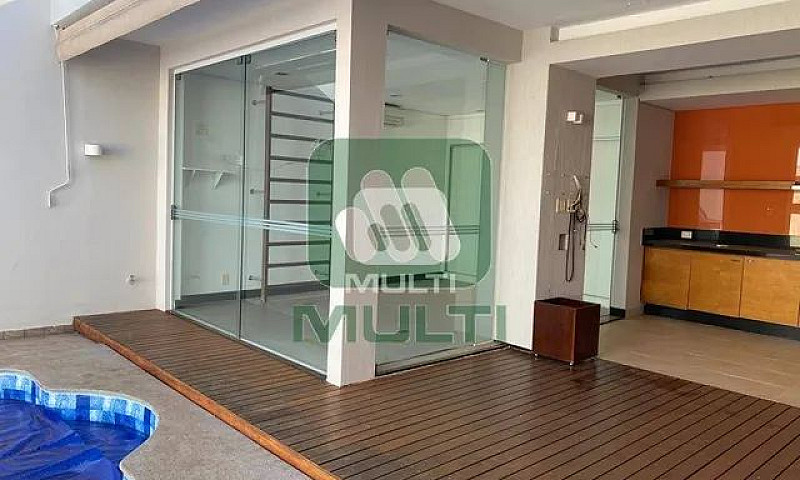 Casa De Condomínio C...