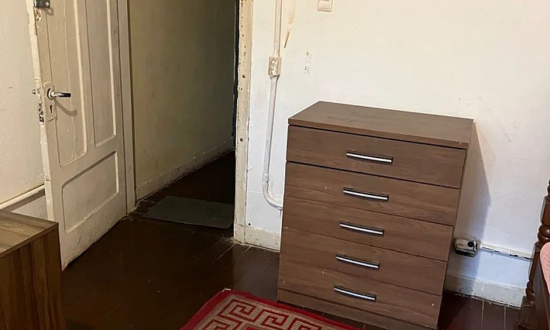 Aluga Se Quarto...