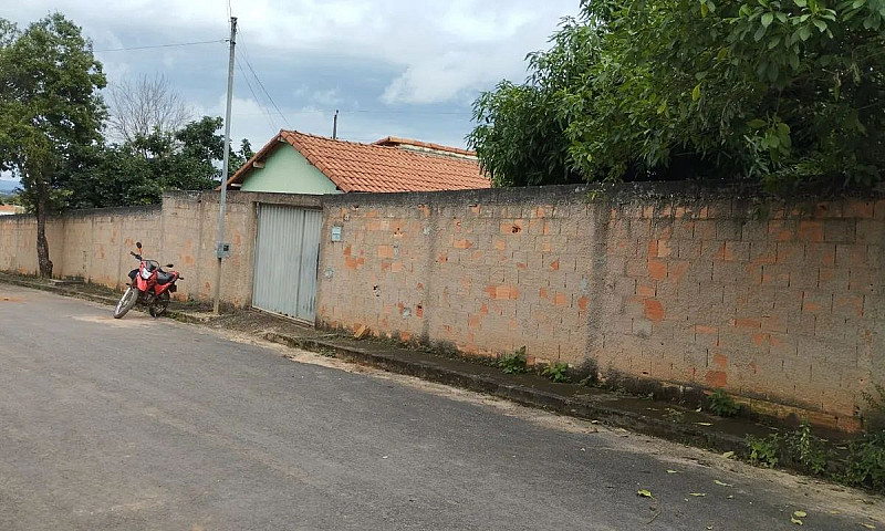 Vende-Se Casa E 1 Ba...