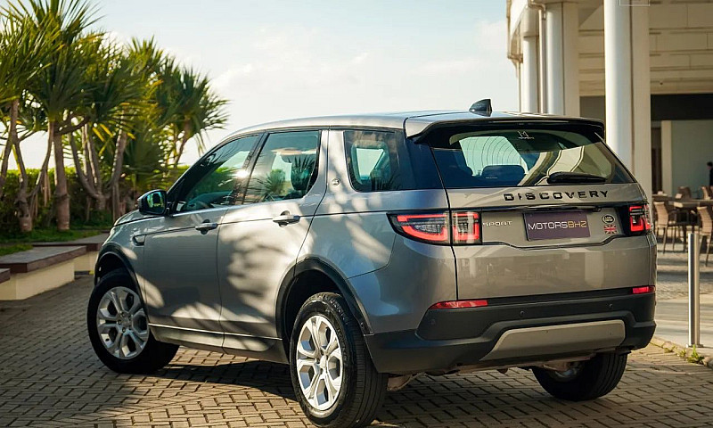Land Rover Discovery...