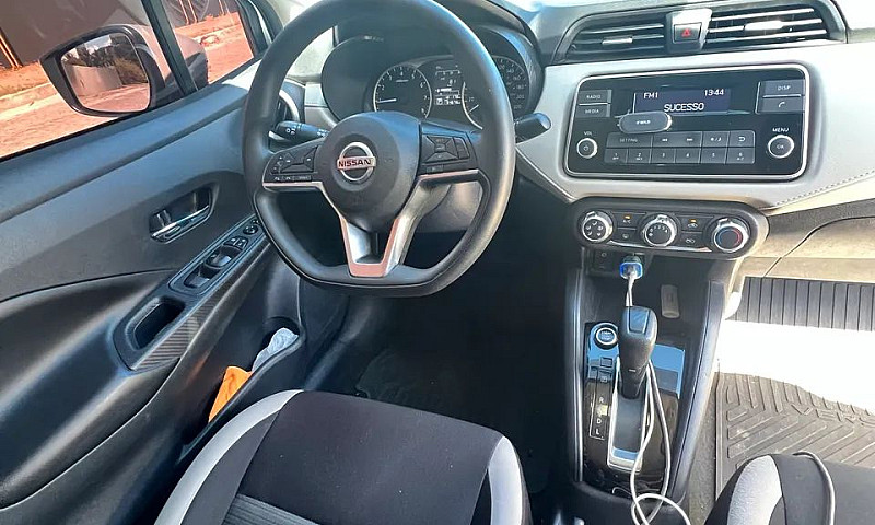 Nissan Versa Sense 1...