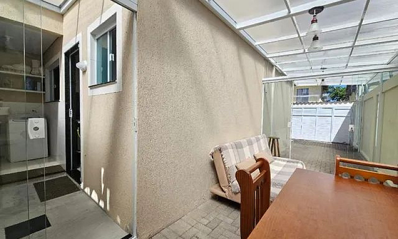 Casa Com 2 Dormitóri...