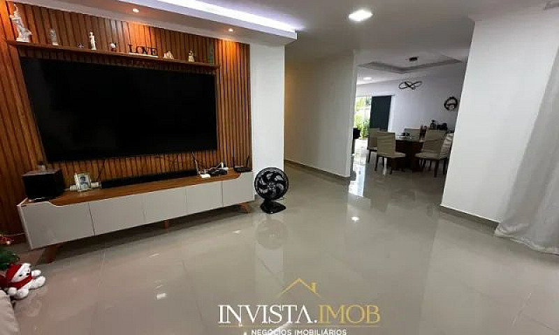Casa Com 4 Dormitóri...