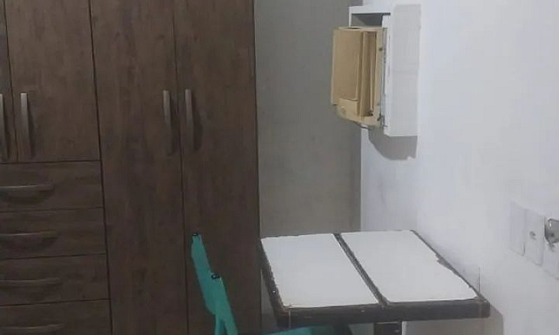 Suite Mobiliada Na R...