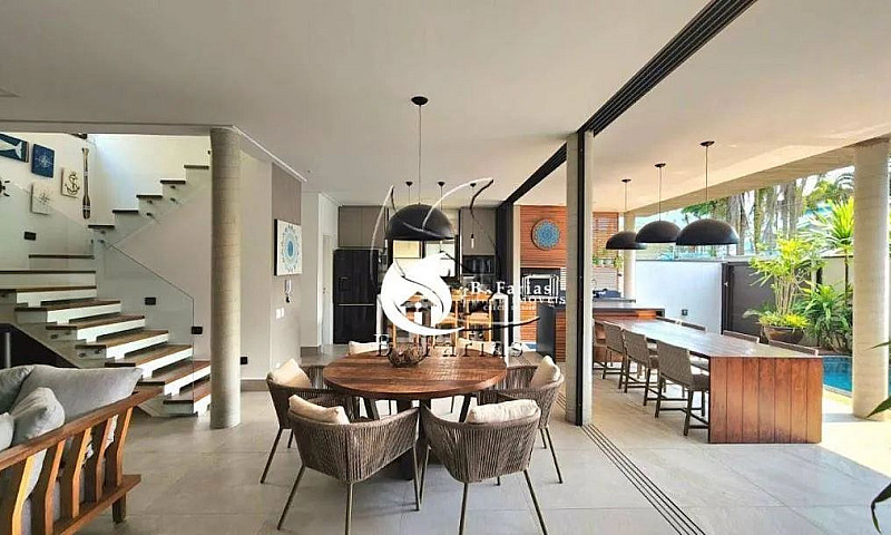 Casa Com 4 Dormitóri...