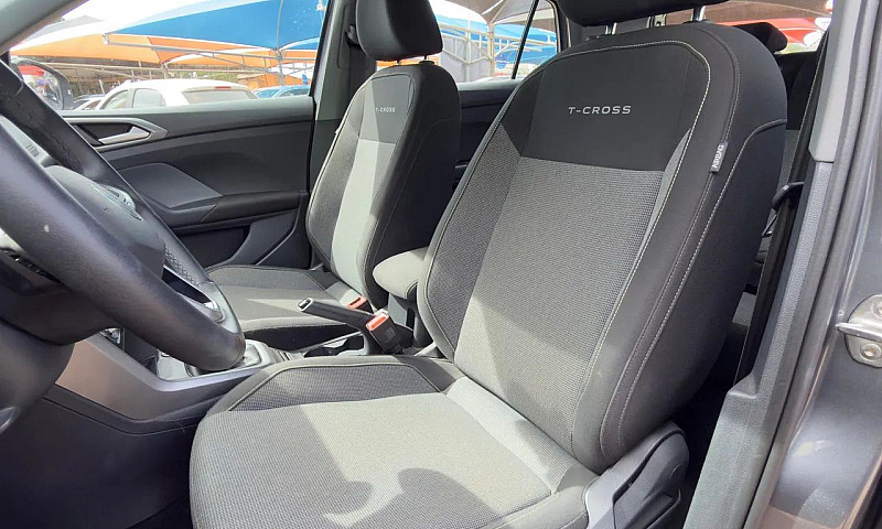 Volkswagen T-Cross 1...