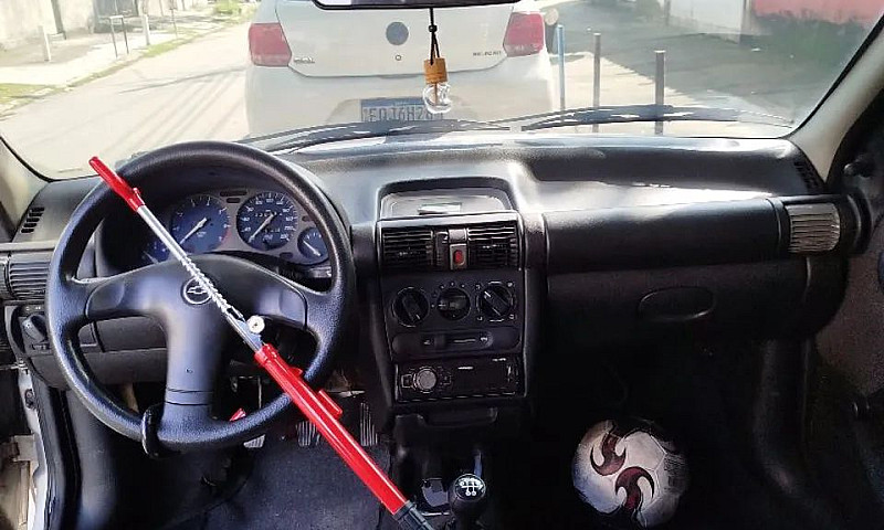 Chevrolet Corsa Sed....