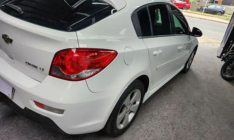 Cruze Hacth Automati...