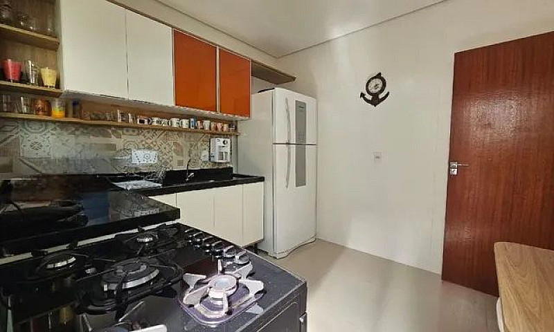 Casa Com 2 Dormitóri...