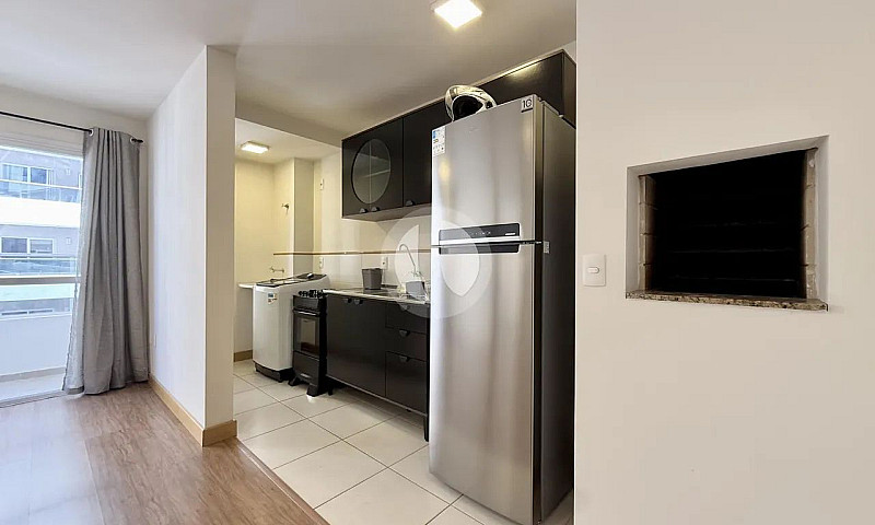 Apartamento Semimobi...