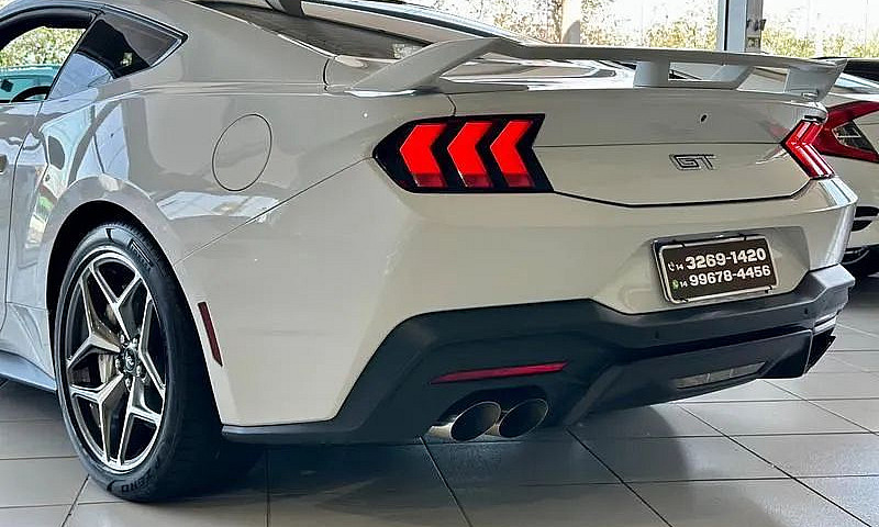 Ford Mustang Gt Perf...