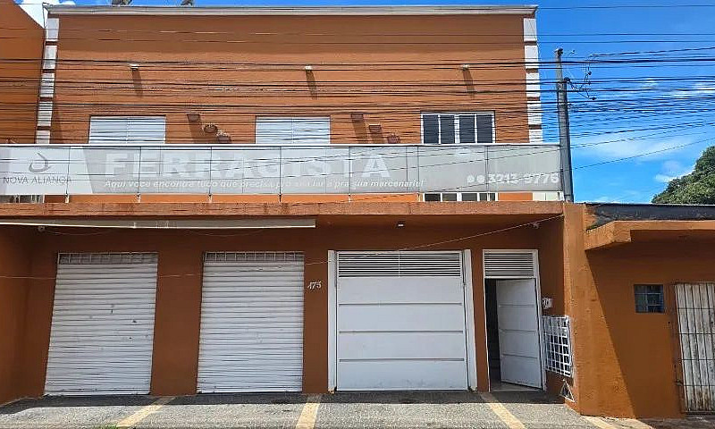 Galpão Com Apartamen...