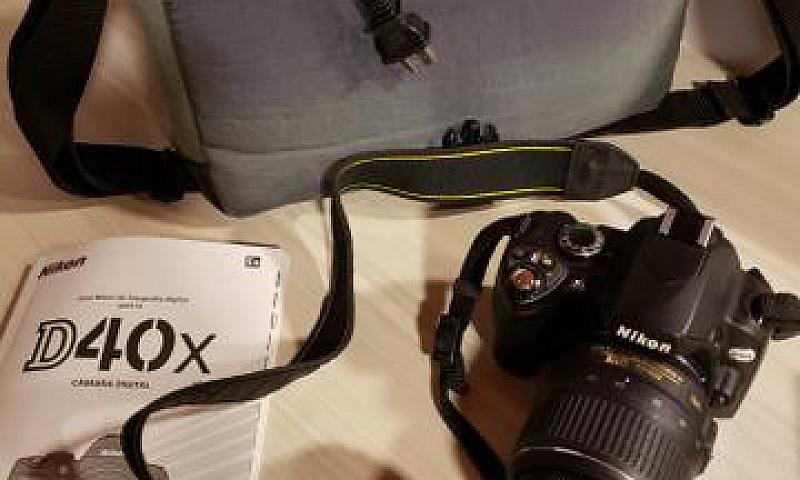 Nikon D40X...