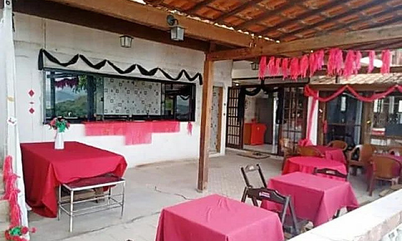 Casa Com Piscina Alu...