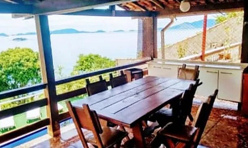 Casa Com Piscina Alu...