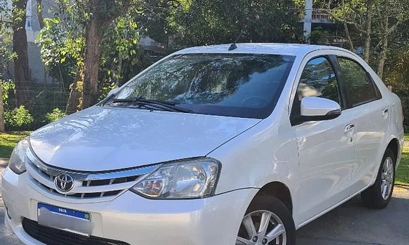 Etios Sedan - Abaixo...
