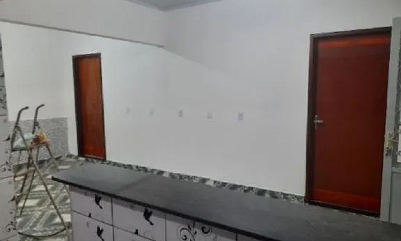 Alugel De Uma Casa...
