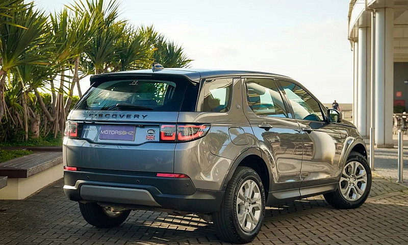 Land Rover Discovery...