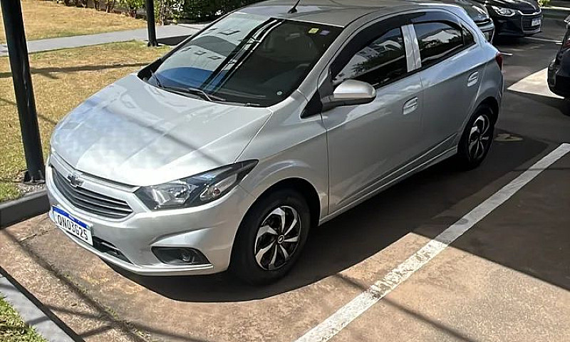 Chevrolet Onix Hatch...